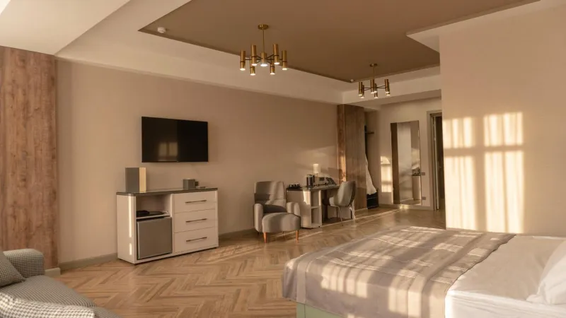 Five Hotel