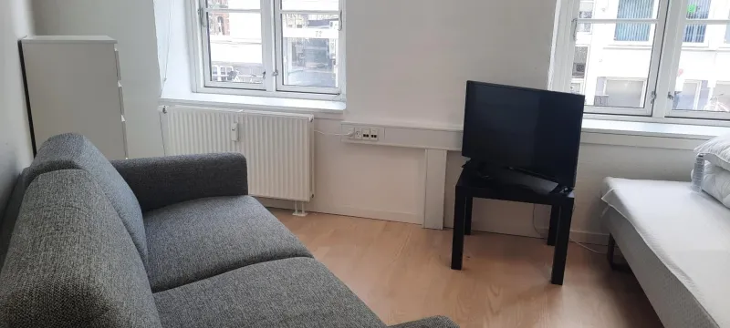 1- Bed Private room in apartment