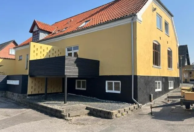 Folsted - Værelse 101 med eget badeværelse og fri parkering