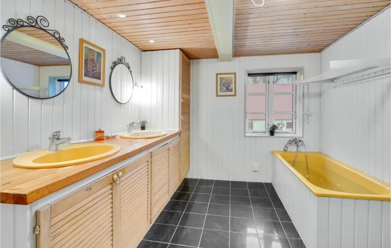 Billede 12 af Cozy Home In Præstø With Kitchen