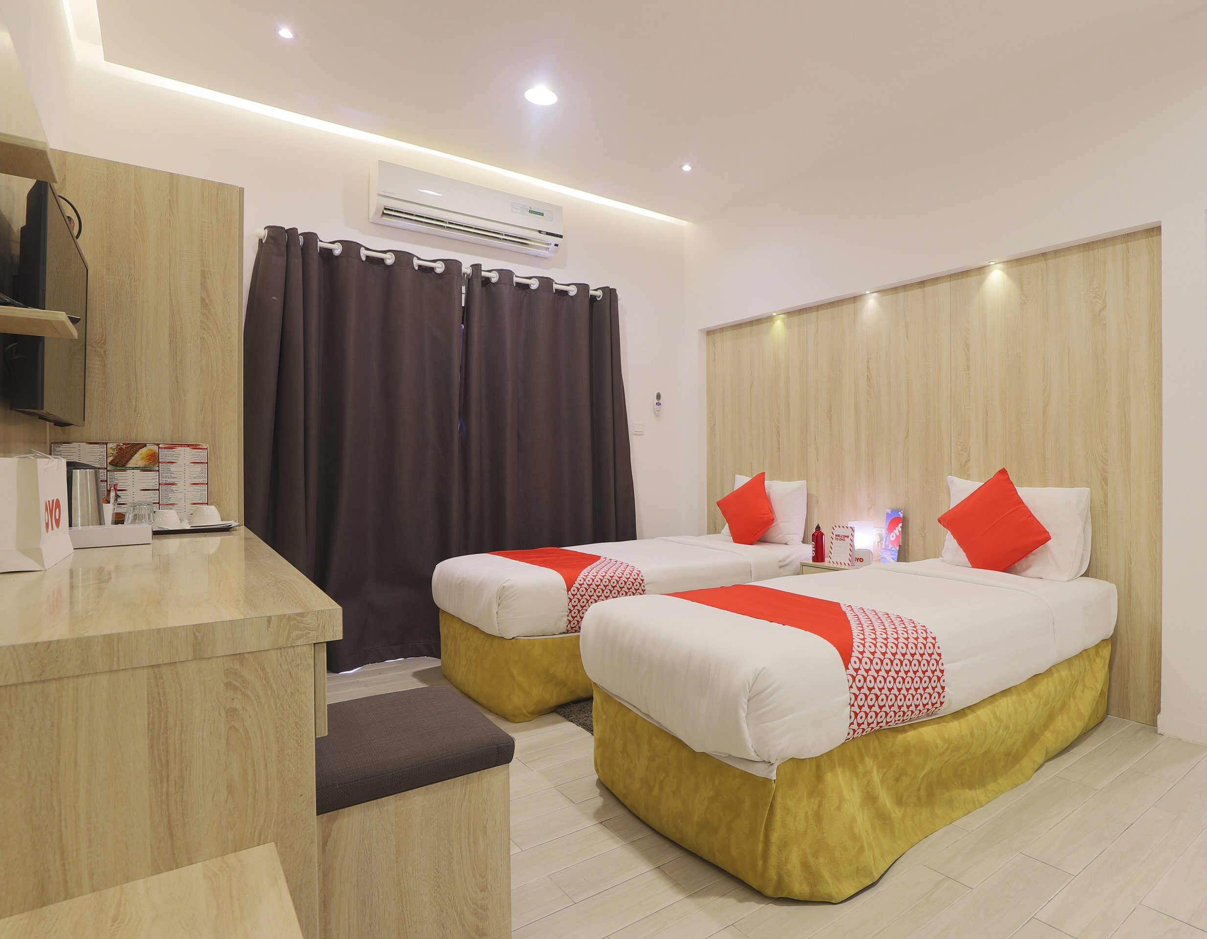 314 24 Gold Hotel