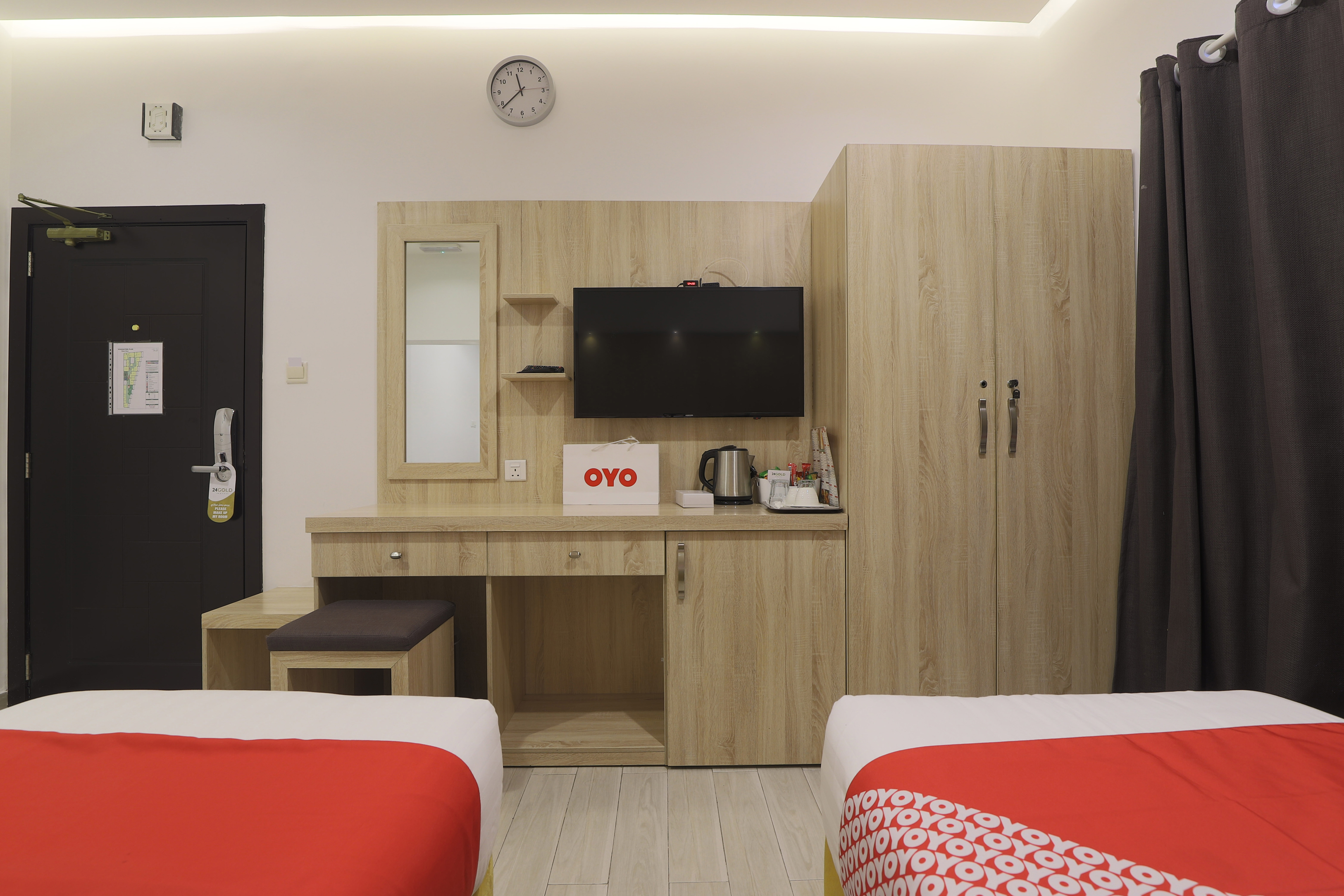 314 24 Gold Hotel