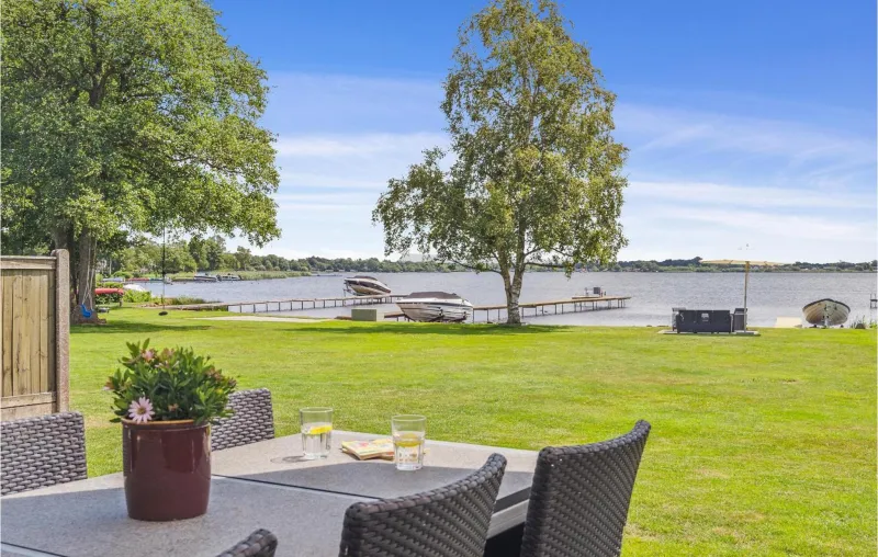 Billede 8 af Amazing Home In Sunds With Lake View