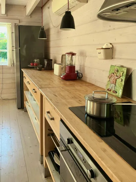 Billede 8 af Nature-Rich Summer House With Wild Garden