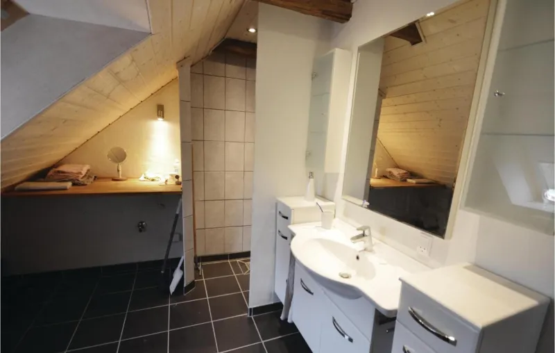Billede 3 af Cozy Apartment In Roslev With Wifi