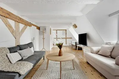 Billede 32 af Sanders Penny - Chic 3-bdr Apt in City Center