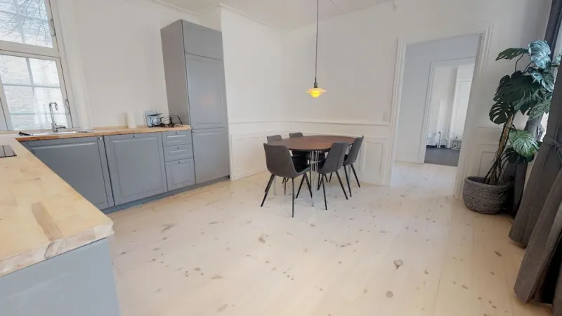 Billede 2 af Large and Bright Apartment in Centre