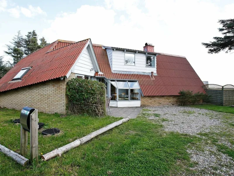 Lovely Holiday Home in Lemvig with Hot Tub