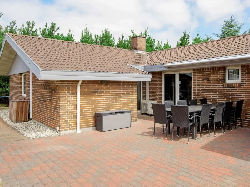 Billede 21 af 9 Person Holiday Home in Blavand