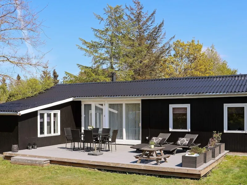 Billede 2 af Cosy Holiday Home in Hovedstaden Denmark With Garden