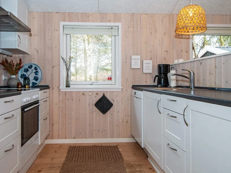 Billede 10 af Spacious Holiday Home in Jutland With Whirlpool