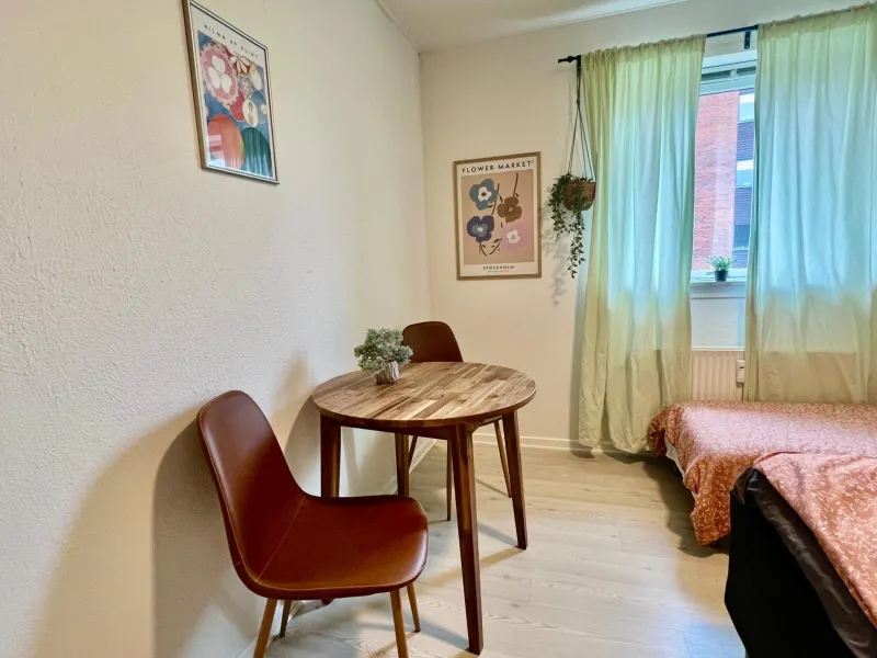 5 minute walk to LEGO house - n3 - studio room with private bathroom