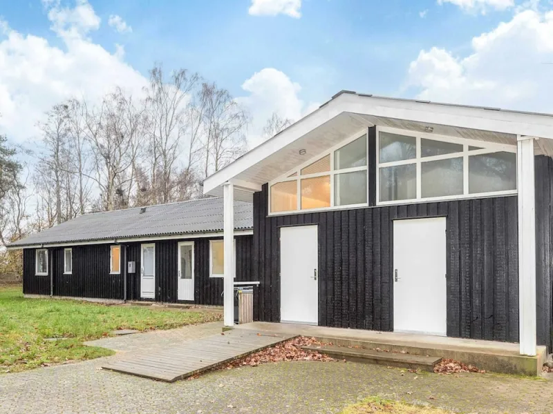 Holiday Home With Shared Bathroom, Kitchen