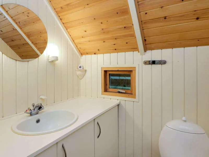 Billede 2 af 8 Person Holiday Home in Blavand