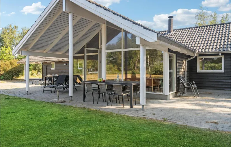 Billede 5 af Lovely Home In Rødby With Kitchen
