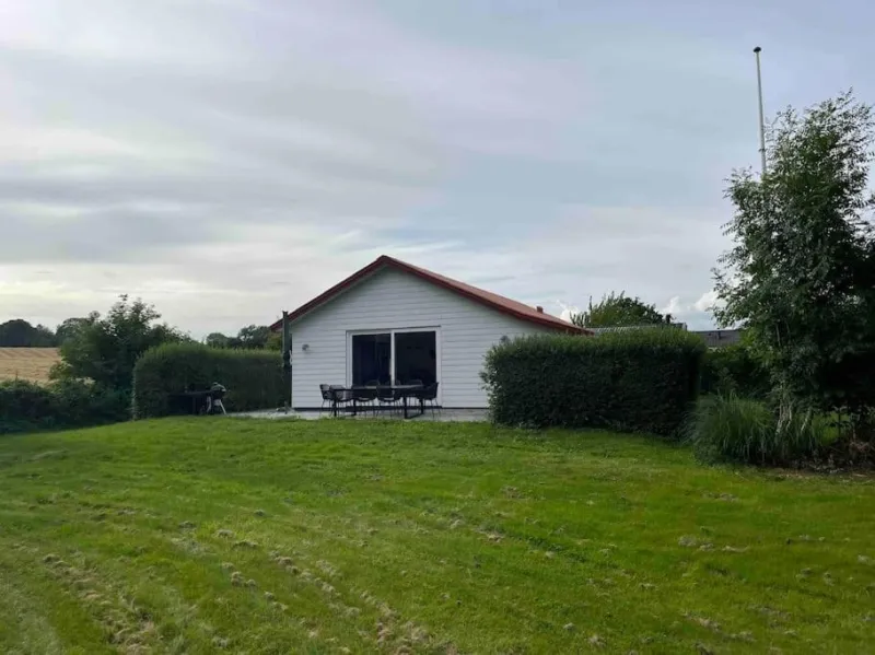 Billede 7 af Flot renoveret sommerhus, tæt på vandet