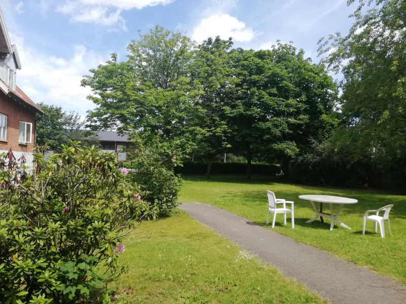 5 minute walk to LEGO house - n4- garden on site