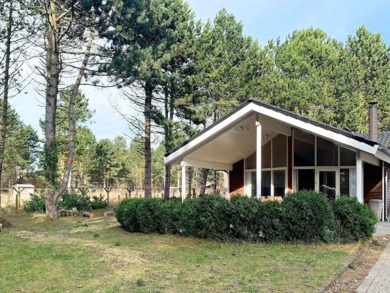 Cozy Holiday Home in Rødby near Beach