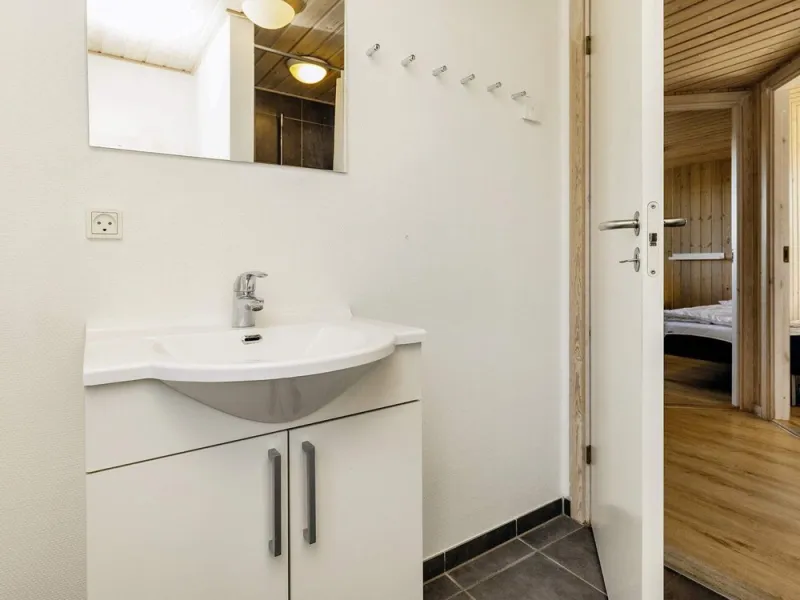 Billede 4 af 20 Person Holiday Home in Lokken