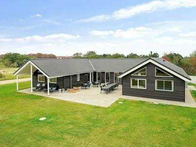 Billede 34 af Spacious Holiday Home in Grenå near Sea