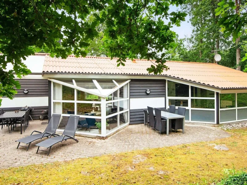 12 Person Holiday Home in Glesborg