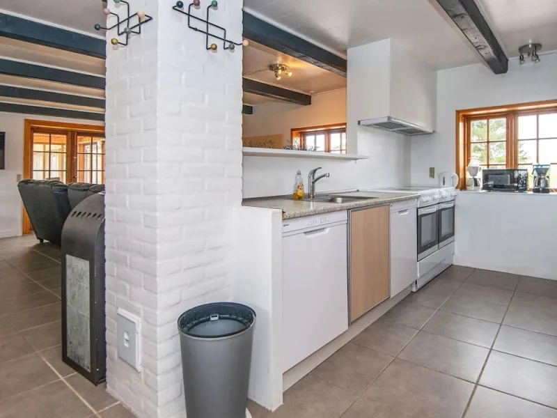Billede 8 af Spacious Holiday Home in Jutland near Beach