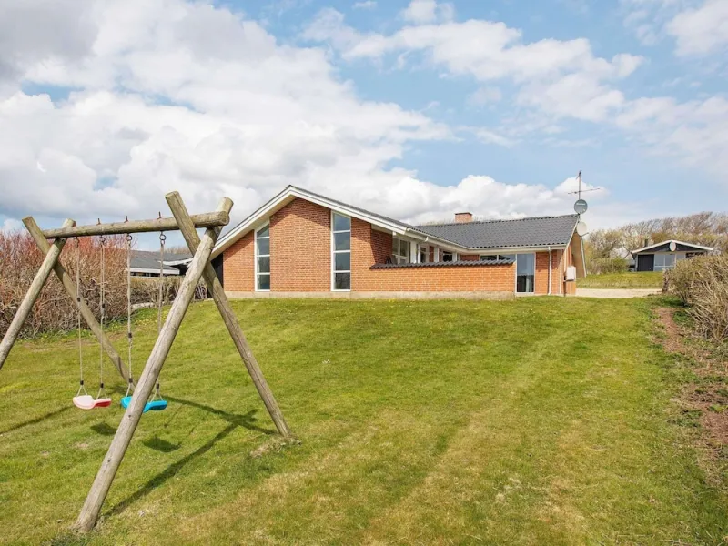 Spacious Holiday Home in Vestervig near Sea photo 11
