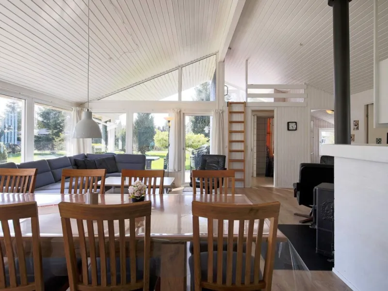 Billede 2 af 12 Person Holiday Home in Vaeggerlose