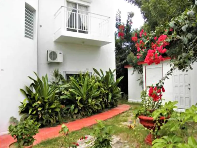 Myriam and Frank Residence