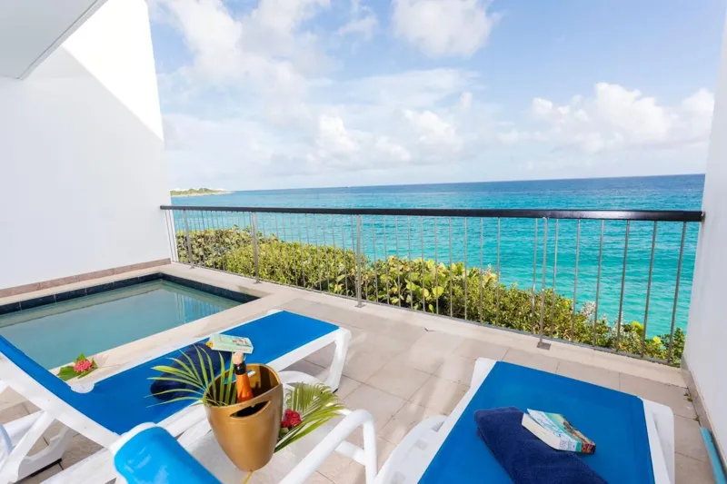 Sea View Apartment in Lowlands with Private Pool, 245 sqm