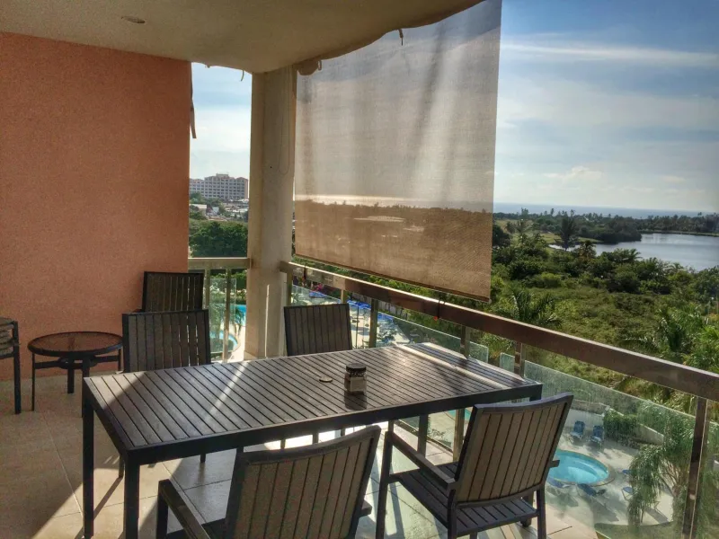Designer Condo - Sleeps 6 with Sauna