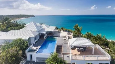 Billede 2 af Modern 7BR villa with breathtaking panoramic views