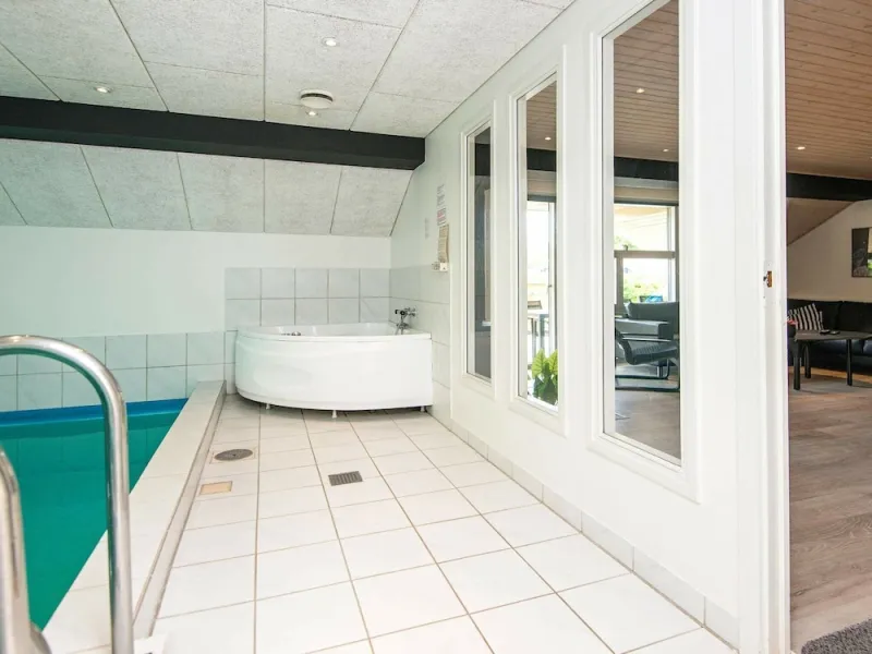 Billede 2 af Elegant Holiday Home in Jutland With Sauna