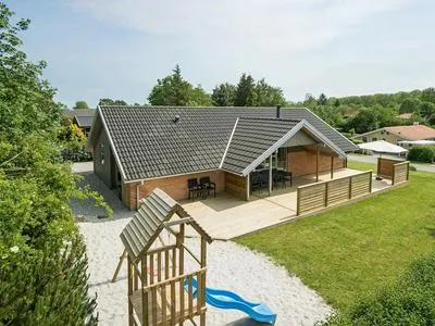 Billede 32 af Elegant Holiday Home in Jutland With Sauna