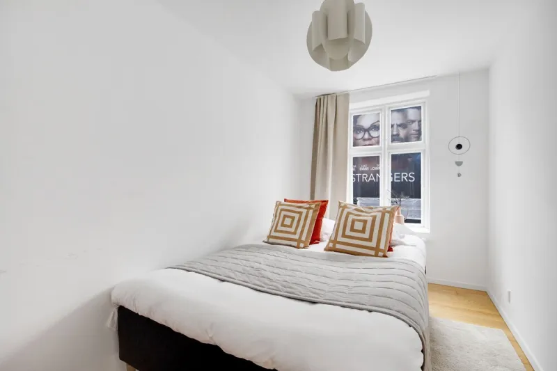 Billede 6 af Sanders Regent - Chic 3-bdr Apt With Balcony