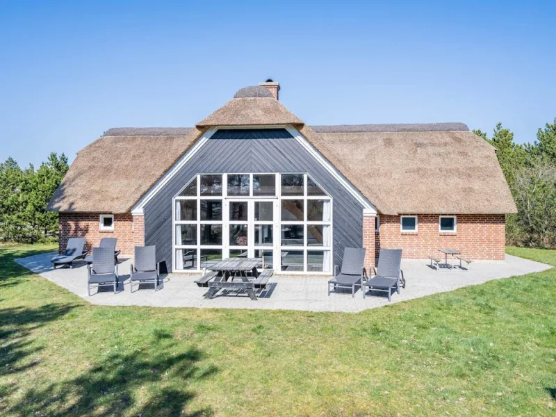 10 Person Holiday Home in Norre Nebel