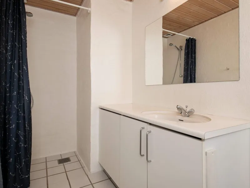 Billede 2 af 8 Person Holiday Home on a Holiday Park in Blavand