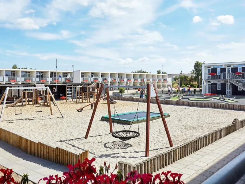 Billede 10 af 5 Person Holiday Home on a Holiday Park in Glesborg