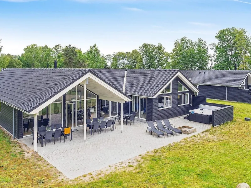 16 Person Holiday Home in Vaeggerlose