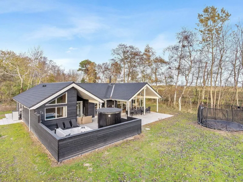 Billede 2 af 14 Person Holiday Home in Vaeggerlose