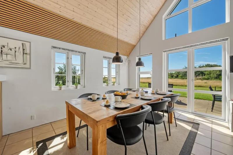 Lovely Holiday Home With Fantastic Views, Fenced Grounds, And A Wilderness Bath photo 12