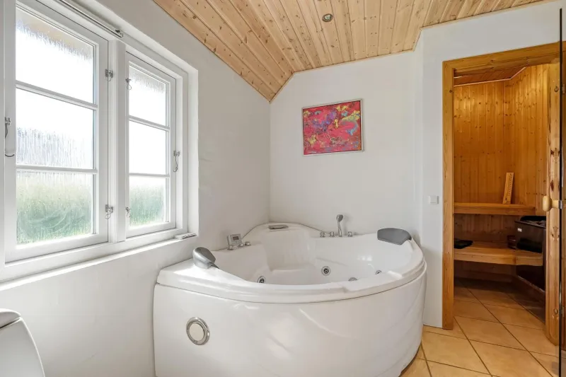 Lovely Holiday Home With Fantastic Views, Fenced Grounds, And A Wilderness Bath photo 20