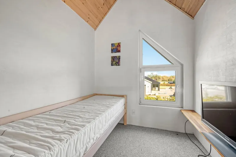 Lovely Holiday Home With Fantastic Views, Fenced Grounds, And A Wilderness Bath photo 25