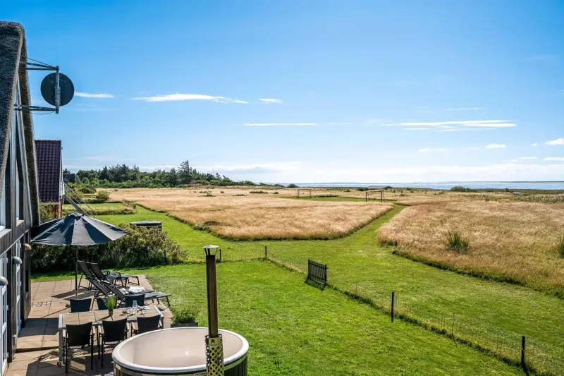 Lovely Holiday Home With Fantastic Views, Fenced Grounds, And A Wilderness Bath photo 26