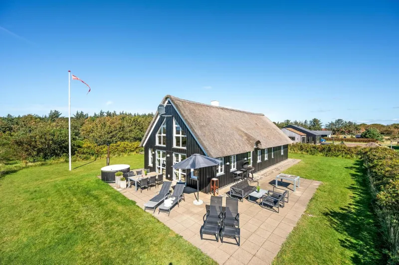 Lovely Holiday Home With Fantastic Views, Fenced Grounds, And A Wilderness Bath photo 32