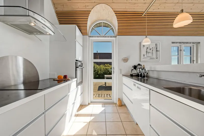 Lovely Holiday Home With Fantastic Views, Fenced Grounds, And A Wilderness Bath photo 33