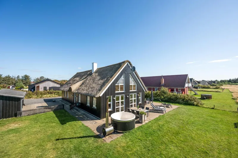 Lovely Holiday Home With Fantastic Views, Fenced Grounds, And A Wilderness Bath photo 34