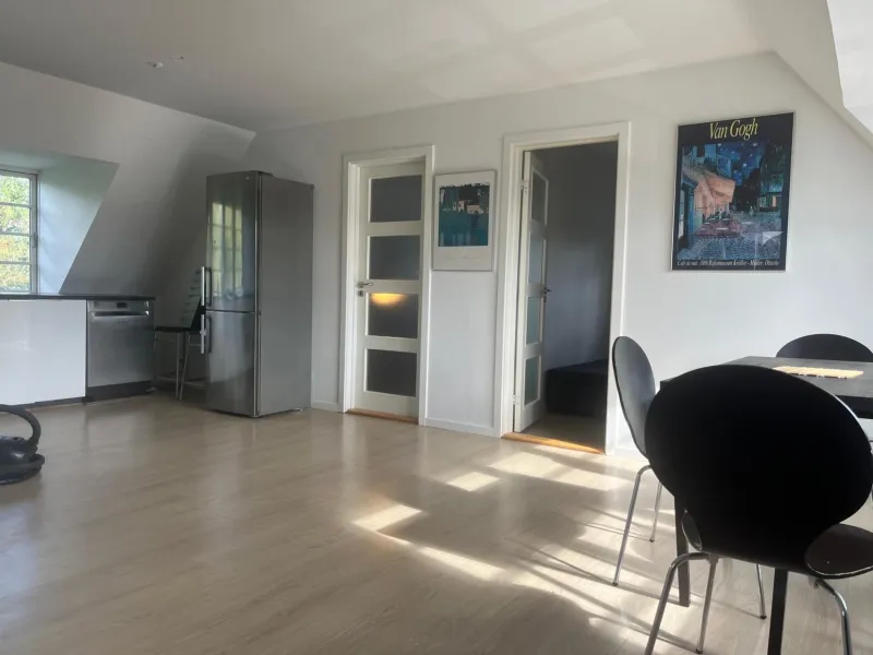 Charming Apartment with Lake View, Tennis Court- 5 Minutes from Odense Center photo 3