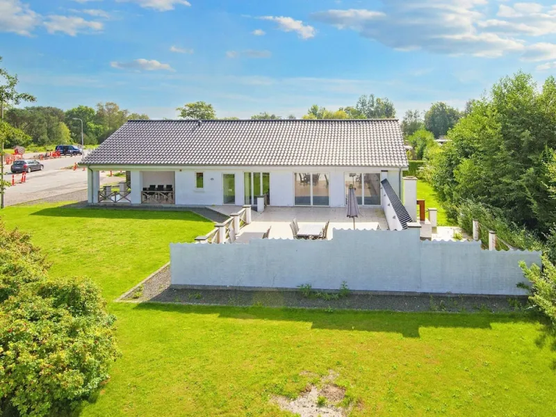 10 Person Holiday Home in Grenaa-by Traum