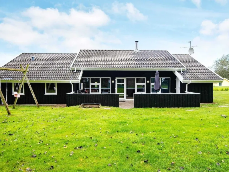 10 Person Holiday Home in Nordborg-by Traum